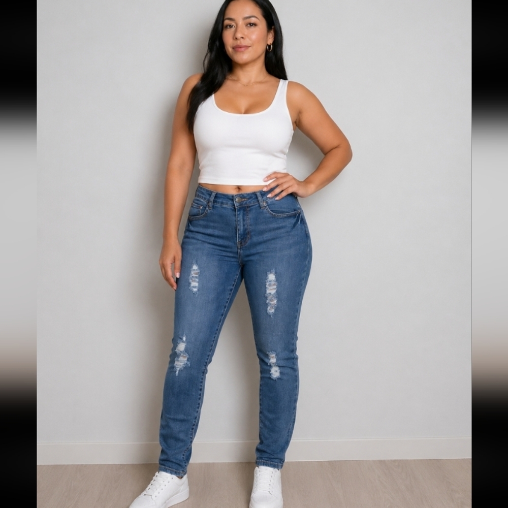 BOB Columbian Style DREAM BUTT Distressed Jeans